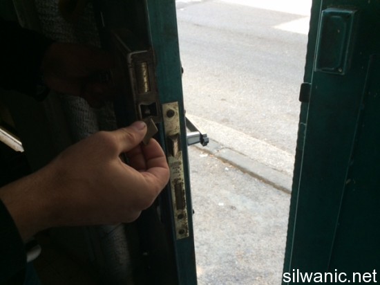 باب المنزل الزير