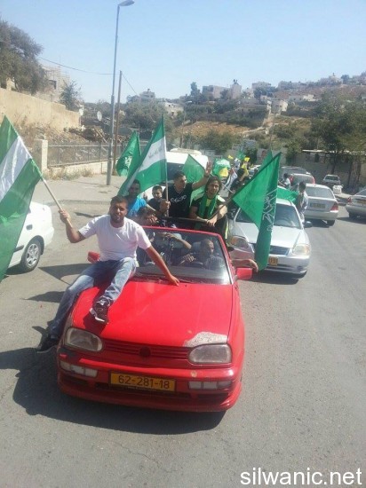 12041931_10153037274532466_973246758_n