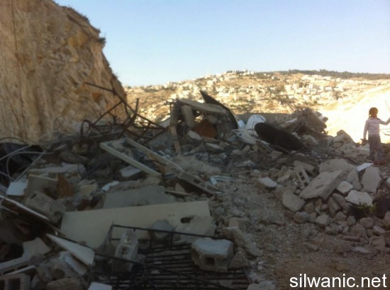 هدم المكبر المنزل