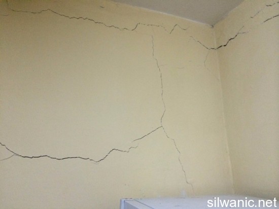 تشققات واسعة